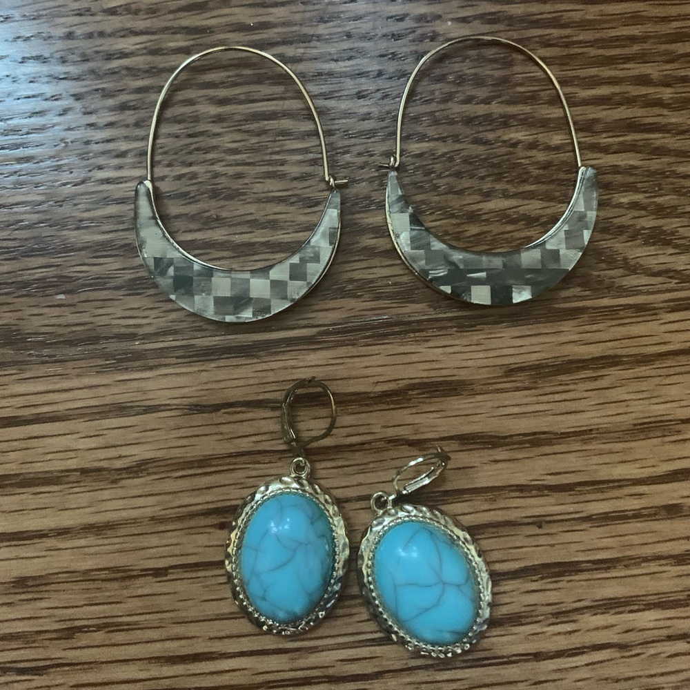 Gold hoop style earrings and turquoise drop earrings like new
